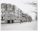 De hoek Amstelveenseweg-Olympiakade in 1951.
<br/>
Ben van Meerendonk/Algemeen Hollands Fotopersbureau, www.geheugenvannederland.nl, 1951